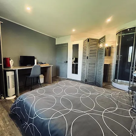La A Guest house
